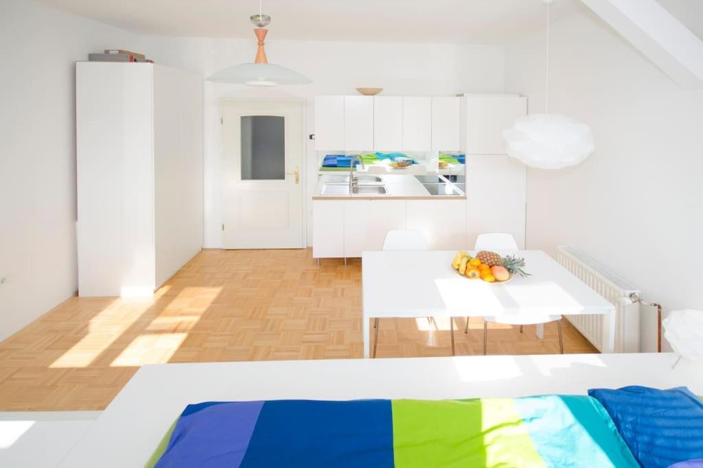 The Cute, Sunny Apartment In The Center +P Любляна Экстерьер фото