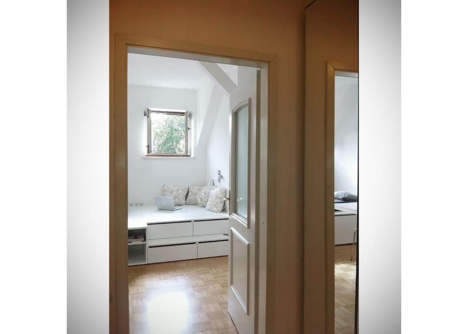 The Cute, Sunny Apartment In The Center +P Любляна Экстерьер фото